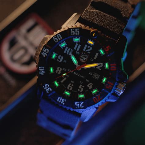 watches that glow like luminox.